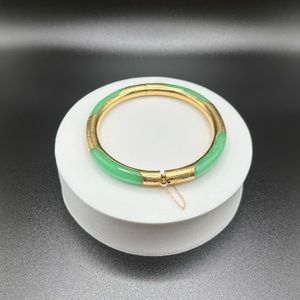 Chinese vintage bangle bracelet.  Gold 14k and jade.